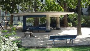 L'arbre numéro ex-112896 est un Pterocarya (Pterocarya).
Il est situé square Saint Lambert (coordonnées GPS 48.84182, 2.29705)